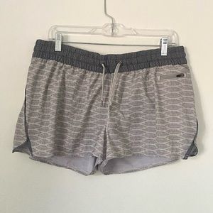 Vuori Omni Feather Print Grey Performance Athletic Shorts Lined Size XL